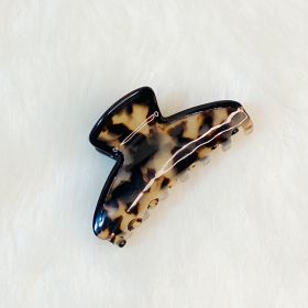 Beautifully Outlined Hair Claw (Color: Light Tortoise)
